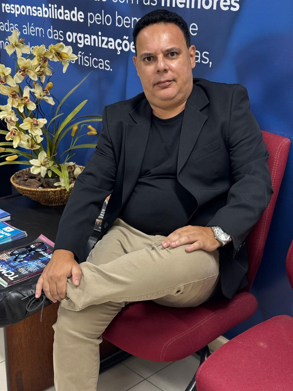Carlos Henrique, contador da Número Contábil, certificado pelo CRC